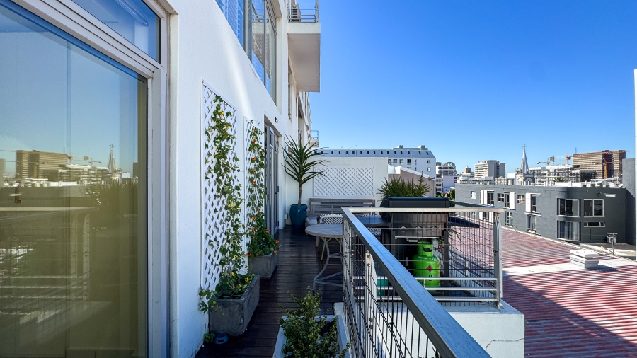 2 Bedroom Property for Sale in Gardens Western Cape